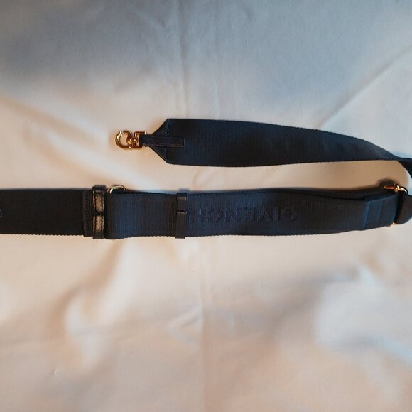 Givenchy tote bag in dark navy blue leather - Picture 6 of 7